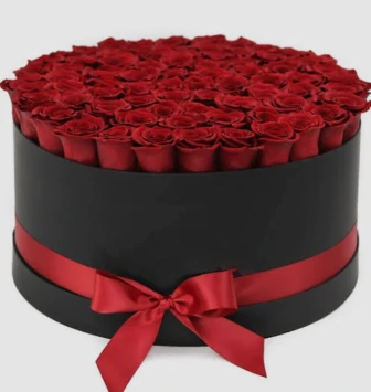 Kadife kutuda 100 adet gül